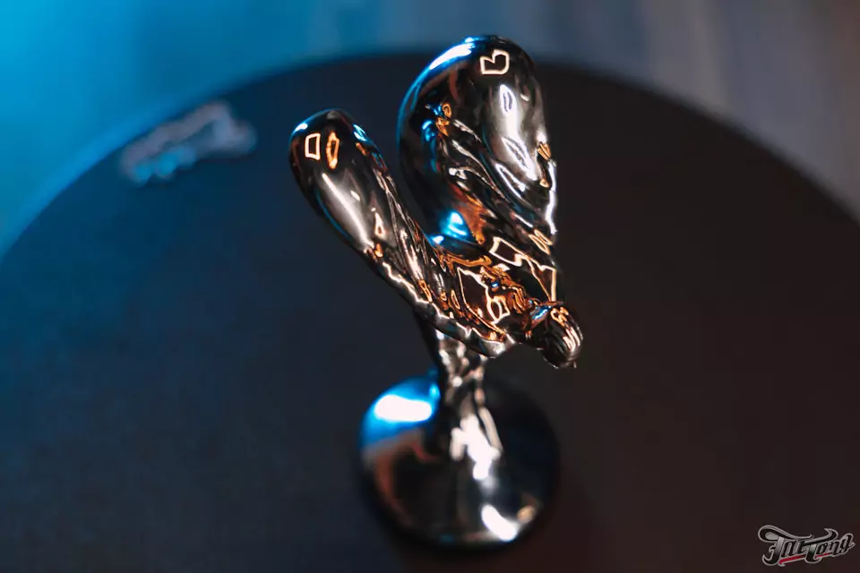 Затонировали «Дух экстаза» (Spirit of Ecstasy) для Rolls-Royce!